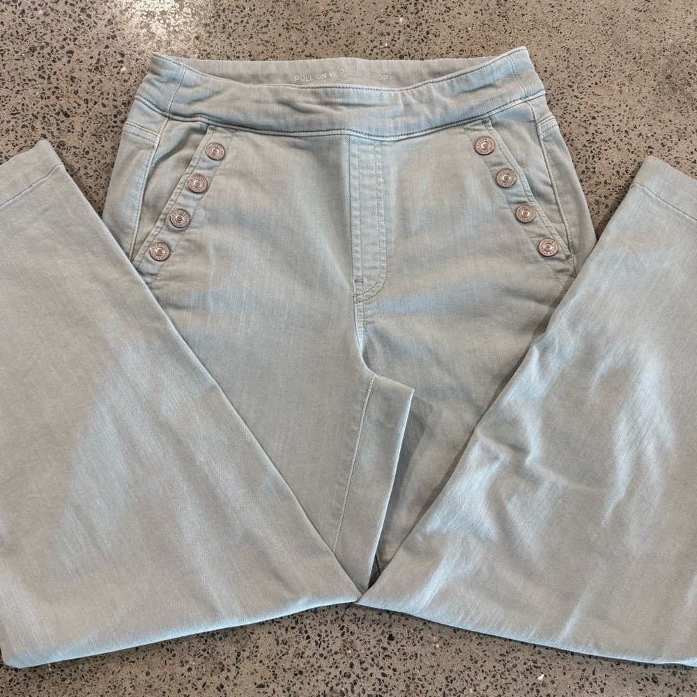 Chico’s Pull On Wide-Leg Crop Jeans ~ Light Green